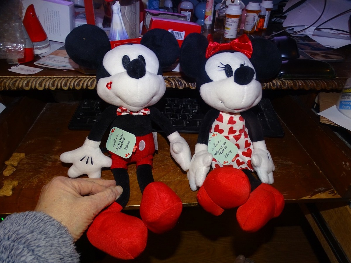 Hallmark Disney Mickey Mouse Minnie Mouse With a Kiss Plush Valentines Day