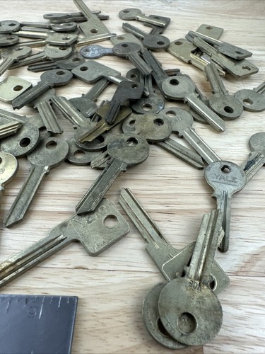 Lot of 70 Yale Key Blanks Uncut Mixed Styles / Brass / Eaton Company Locksmith - Picture 7 of 9