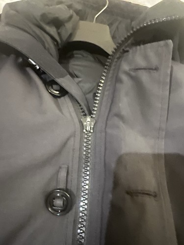 Canada Goose Men’s Jacket navy marine Size M Fur Hood. Broken Zipper can repair - Picture 7 of 9