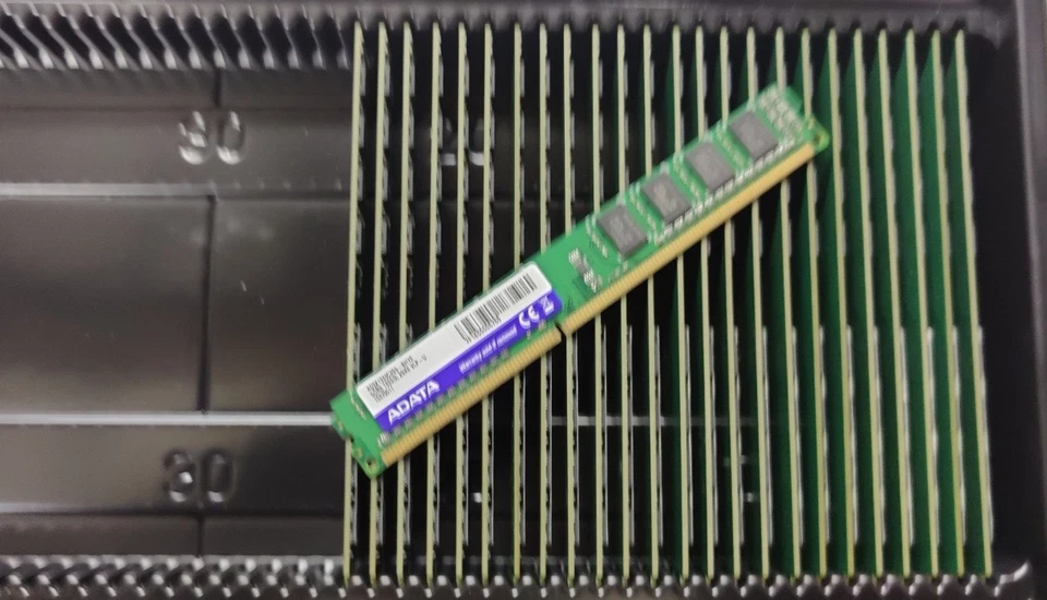 ( 25 x ) ADATA AD3X1333C2G9-BHYZ DDR3 1333(9) 2GX8 VLP-U NON-ECC MEMORY-NEW - Image 3 of 4