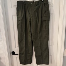 Blauer Tactical Pants Men's 40x31.5 RipStop Nylon Green Zip and Cargo Pocket