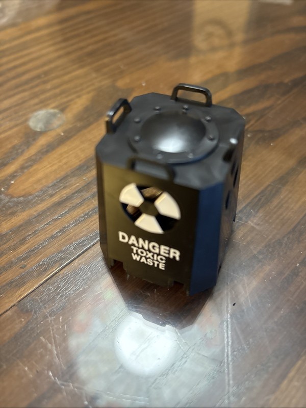 1 lionel toxic waste cannister 16666 part