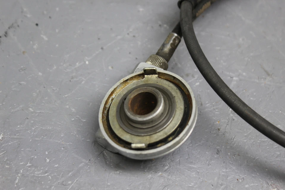 Suzuki GS550T 1981 velocímetro engranaje de transmisión con cable Foto 2 de 4