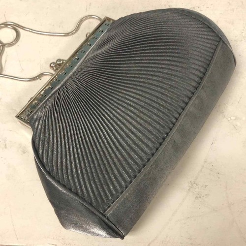 Preston & York silver clutch with crossbody chain 8” x 6” purse - Picture 4 of 6