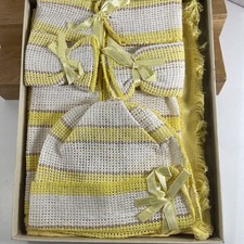 1960'S HANDMADE MADE VINTAGE BABY GIFT SET - WASH CLOTHS unique read please 
