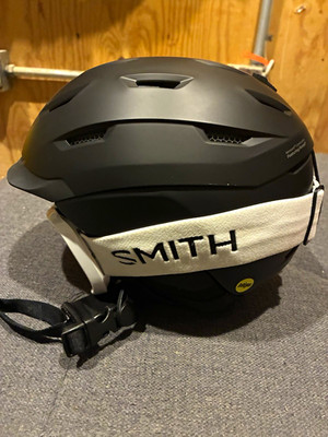 Smith Altus Snow Helmet M 55-59cm Black/White Adjustable Fit Ventilation