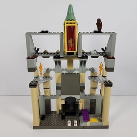 (Incomplete) LEGO 4709 Harry Potter: Hogwarts Castle Assembled Set