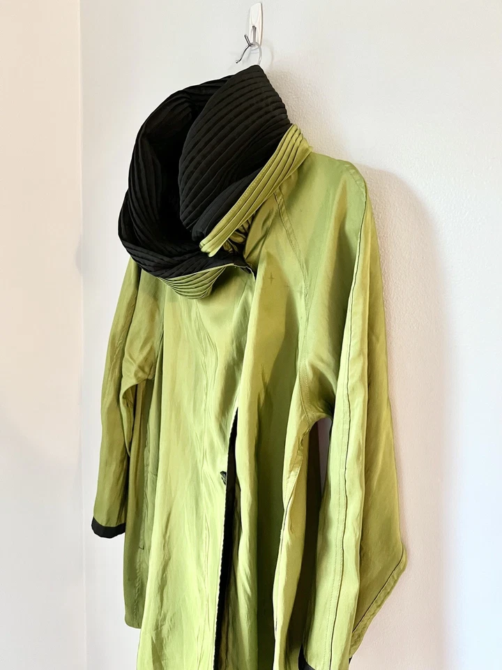 Abrigo de lluvia MYCRA PAC para mujer M/L Donatella mini verde reversible de viaje empacable Foto 4 de 4