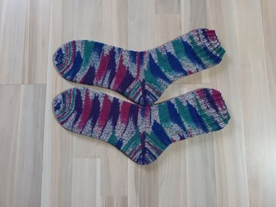 Socken, handgestrickt, Größe 40/41 aus Sockenwolle  ''Ferner Alpenwolle'' 4fach