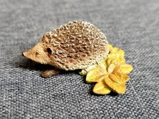 SCHLEICH 14713 - Igel auf Laub, Wildtiere, +100 Figuren