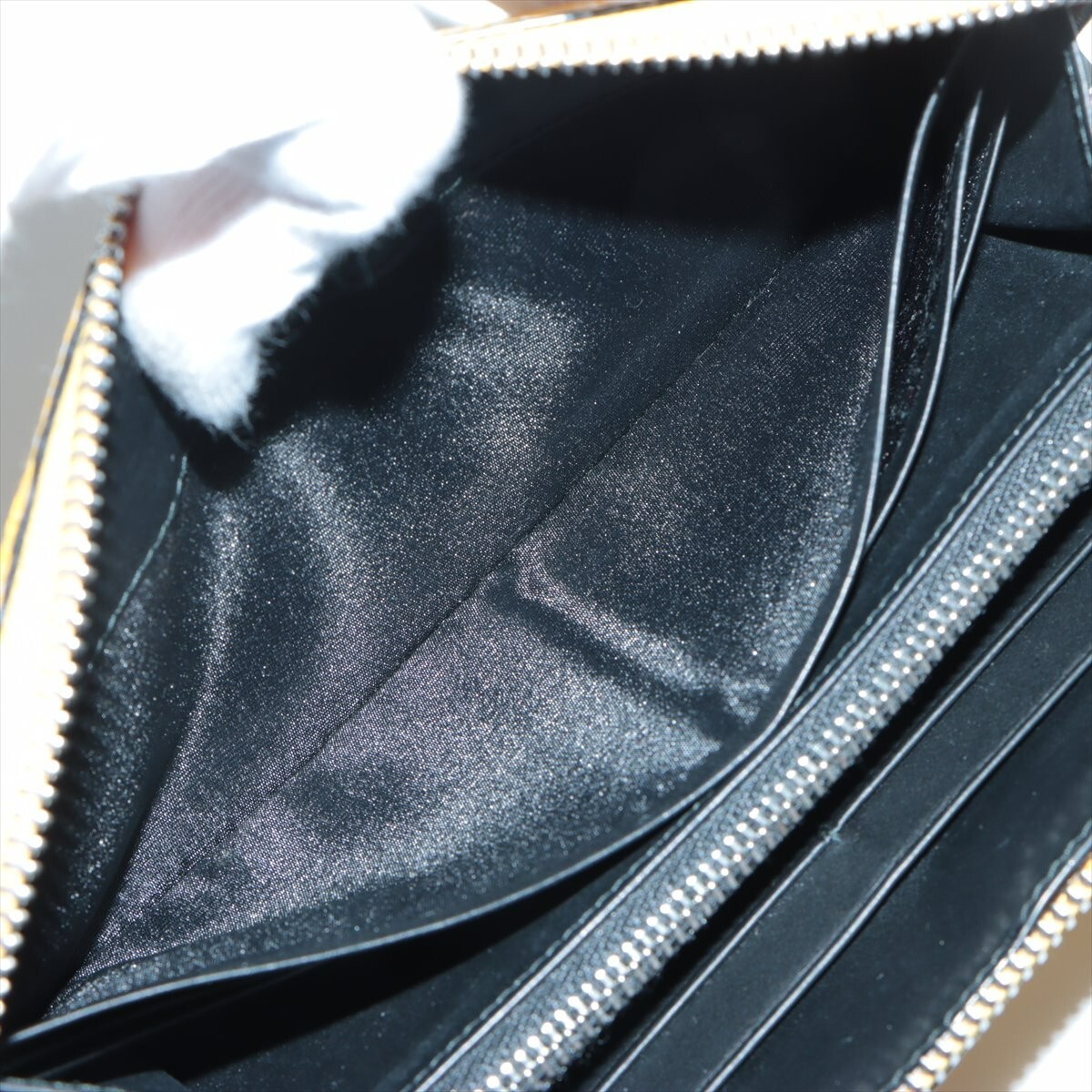 100% Authentic Loewe Repeat Wallet - image 6