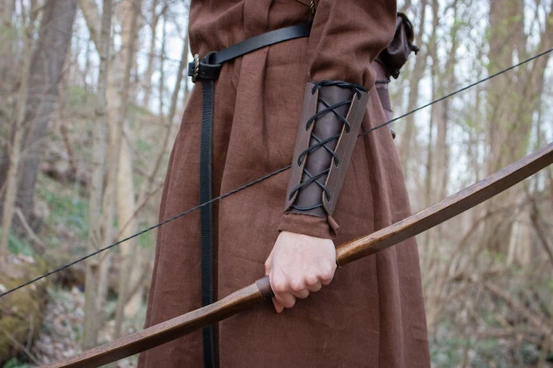 Thajaling Brazales De Cuero Vikingo Con Cabeza De Lobo | Par De Protectores | Ajustables Con Cordón | Para LARP, Cosplay Y Halloween