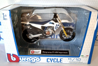 Die Cast Metall Husqvarna Fs 450 Supermoto - Burago Cycle 51030 - Skala 1/18