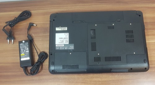 Notebook Fujitsu Lifebook AH530 Intel P6200 2x2,13 GHz 4 GB 500 GB webcam BT - Foto 8 di 8
