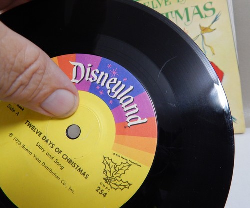 Twelve Days of Christmas A Little Golden Book & Record 254 Disneyland 1976 - Picture 2 of 10