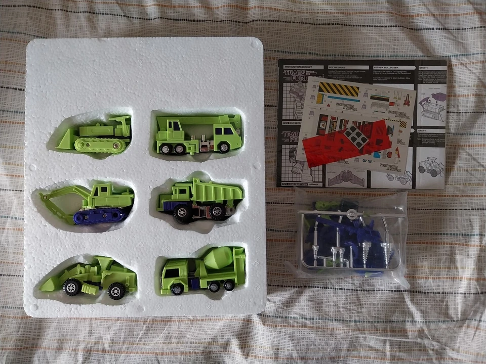 Transformers G1 Constructicon Escavators Devastator NUOVO KO - Immagine 3 di 4
