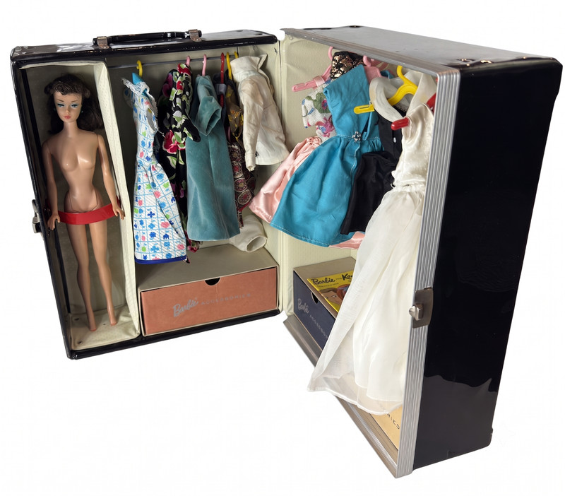 Vintage 1962 Barbie Case w/ Brunette Midge, Mattel Clothes & Extras