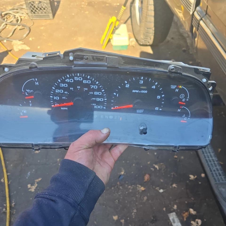 Cuadro de instrumentos Ford F250 Super Duty V10 2004 Foto 2 de 4