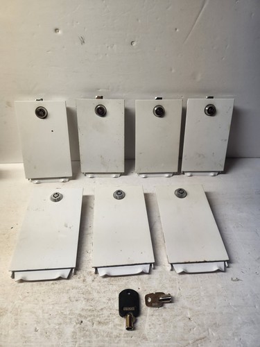Coin Laundry Used Service Doors Lot of 7 OEM ESD & Greenwald 800 Lock & 2 Keys - Imagen 3 de 5