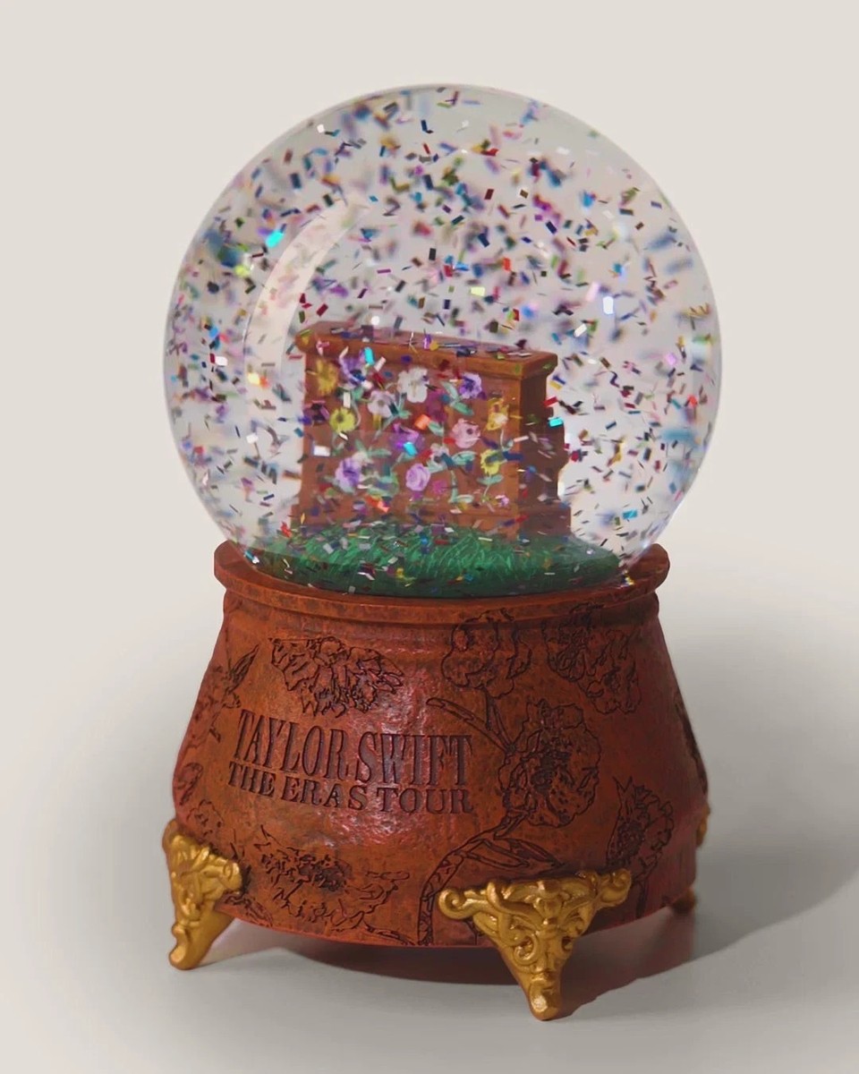 TAYLOR SWIFT | THE ERAS TOUR ACOUSTIC PIANO SNOW GLOBE - IN HAND
