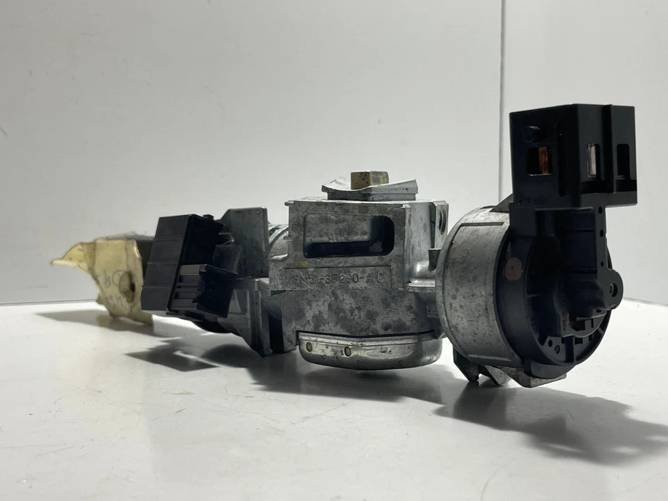 Mazda 2005 3 barril de encendido con llave 3M51-3F880-AC A634 Foto 3 de 4