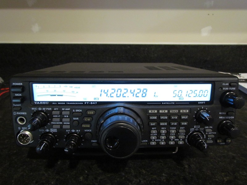 HAM RADIO - Yaesu FT-847 Transceiver and YT-847 Tuner