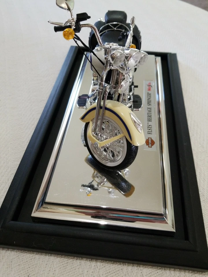 Harley-Davidson Maisto 1997 1:10 FLSTS Heritage Springer con estuche Foto 3 de 4