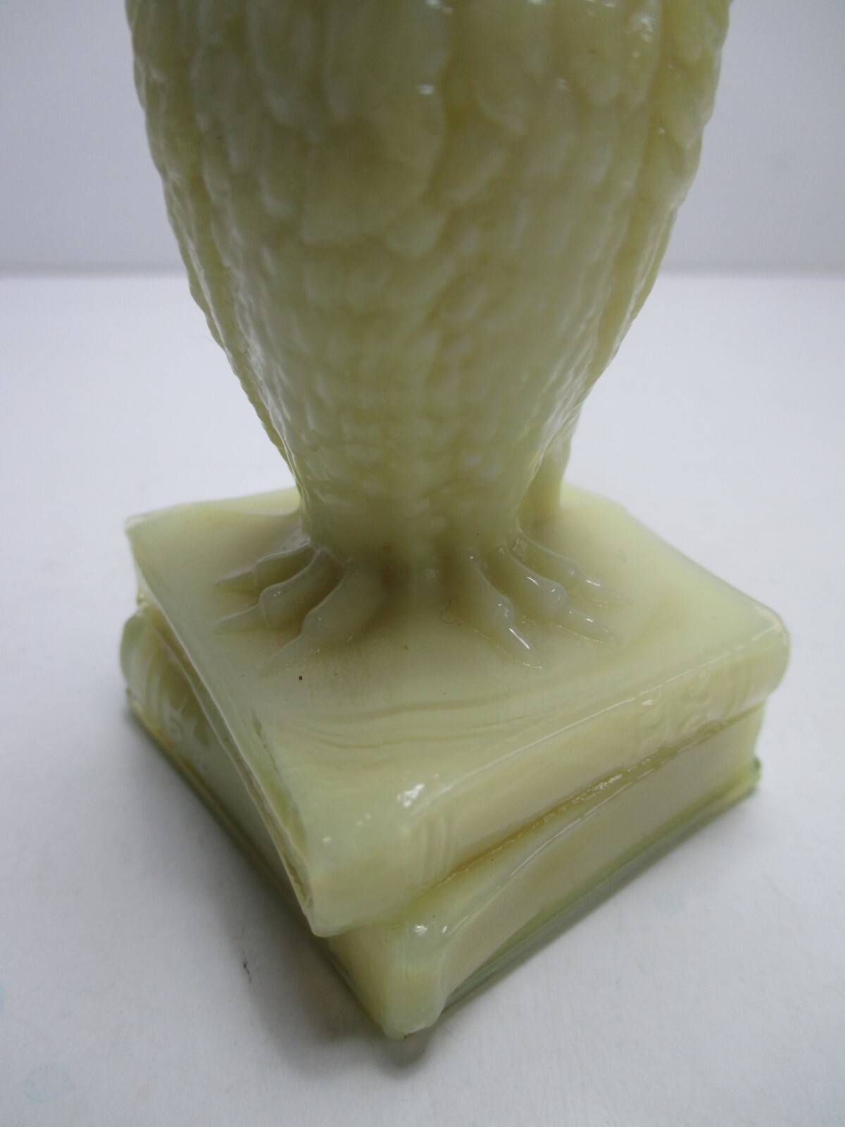 Vtg Degenhart Glass Custard Owl On Books Figurine Paperweight 3.5" Glows Orange