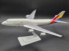 Asiana Airlines Boeing 747-400 1/200 Scale Desktop Aircraft Model HL7428