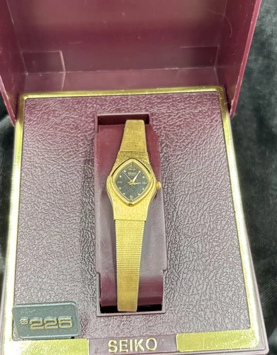 Vintage Seiko Watch Women V401-0380  Gold/Stainless Steel Made In Japan