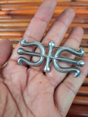 Native American Navajo Sandcast Strrling silver Pin Brooch - Main Image