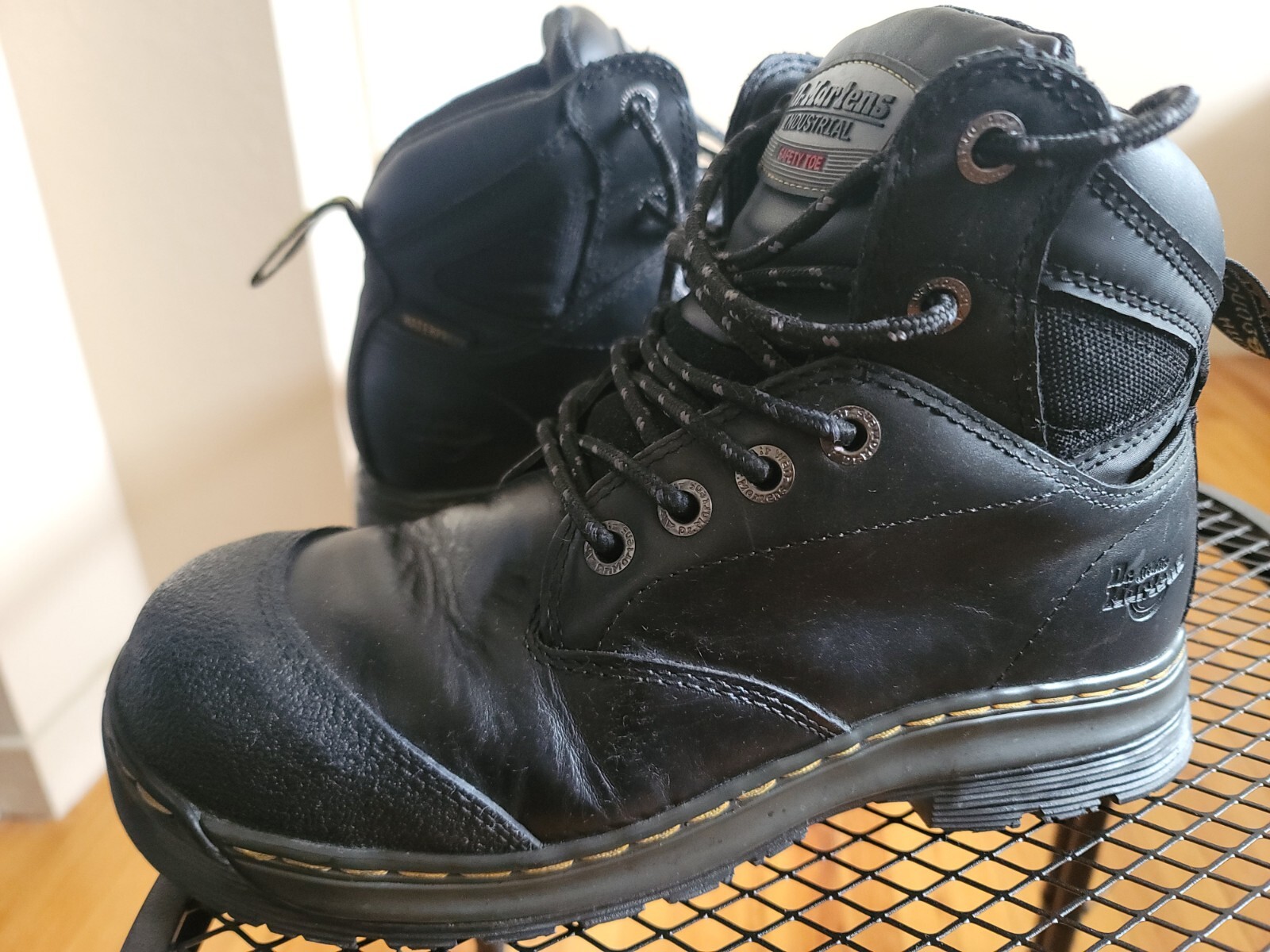 Dr. Martens DM360 Black Composite Toe Safety Shoes Wo… Gem