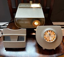 Vintage 1970s Sawyers View-Master 30 Standard Projector LOT: 2 Viewers/12 Slides