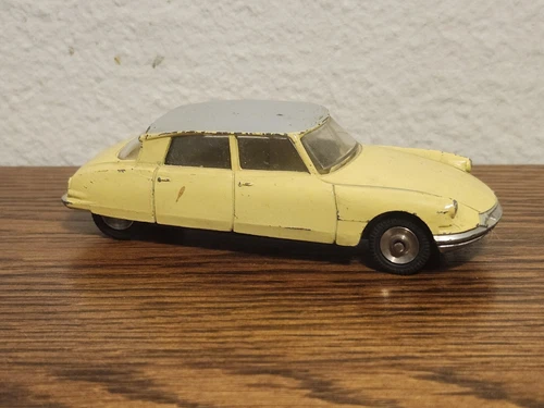 Vintage Dinky Toys 24C Citroen DS 19 Original Yellow 1959 Made in France Meccano