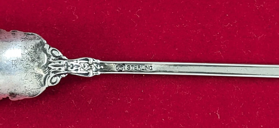 Antigua cuchara de oliva Revere de International de plata de ley, 8 3/8" Foto 4 de 4