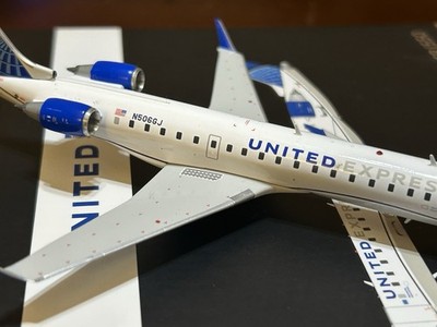 Gemini 200 1/200 United Express CRJ-550 N506GJ Diecast Airplane