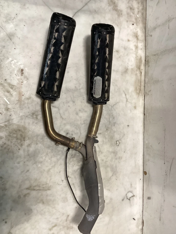 09-14 Yamaha R1 Two Brothers M2 Serie Negra Doble Carbono Deslizable Tubo Medio de Escape Foto 3 de 4