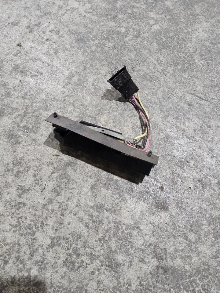 Dodge Ram 1989-1993 luz de tablero mapa lámpara interior OEM D150 D250 W350 D350 W250 Foto 2 de 2