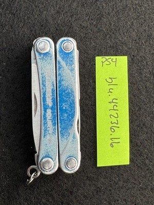 Leatherman Squirt PS4 Multi Tool, Knife, Pliers - Blue