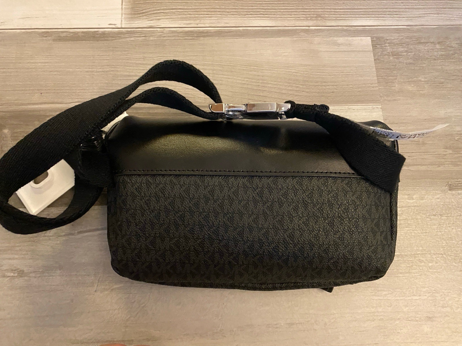 MICHAEL KORS 551702 Signature Fanny Pack (BLK). New. Never Used With Tags. thumbnail 2