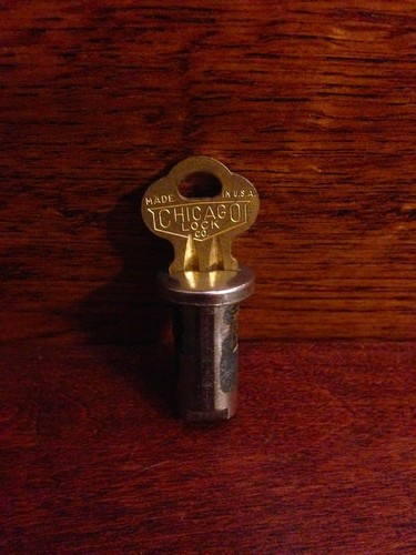 Vintage Oak Acorn Lock and Key for Gumball Candy Vending Machine & Astro Machine