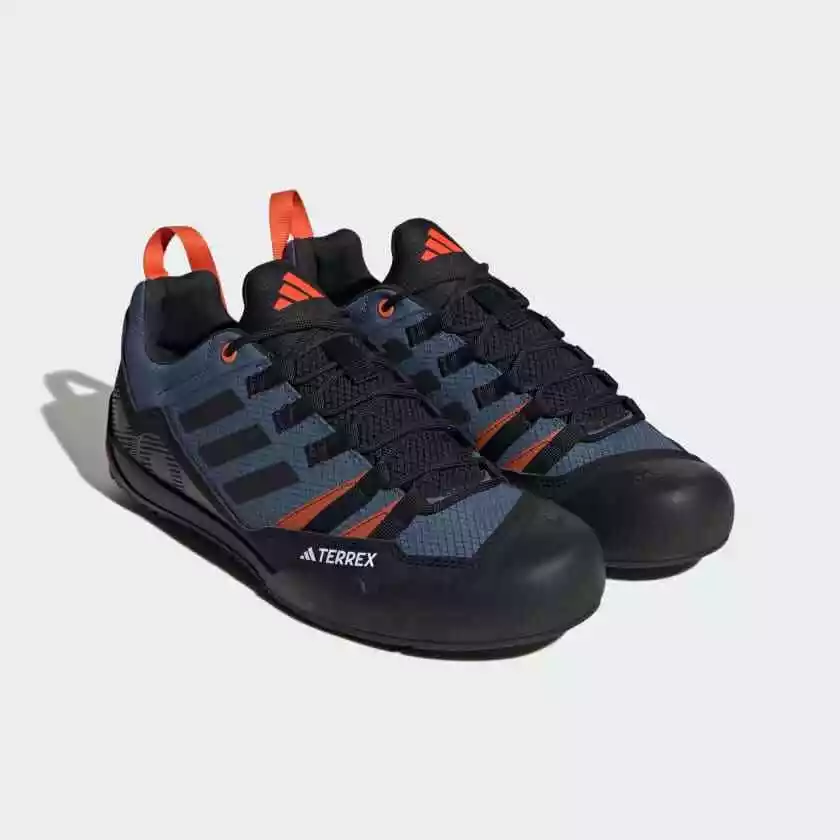 Adidas terrex solo black top