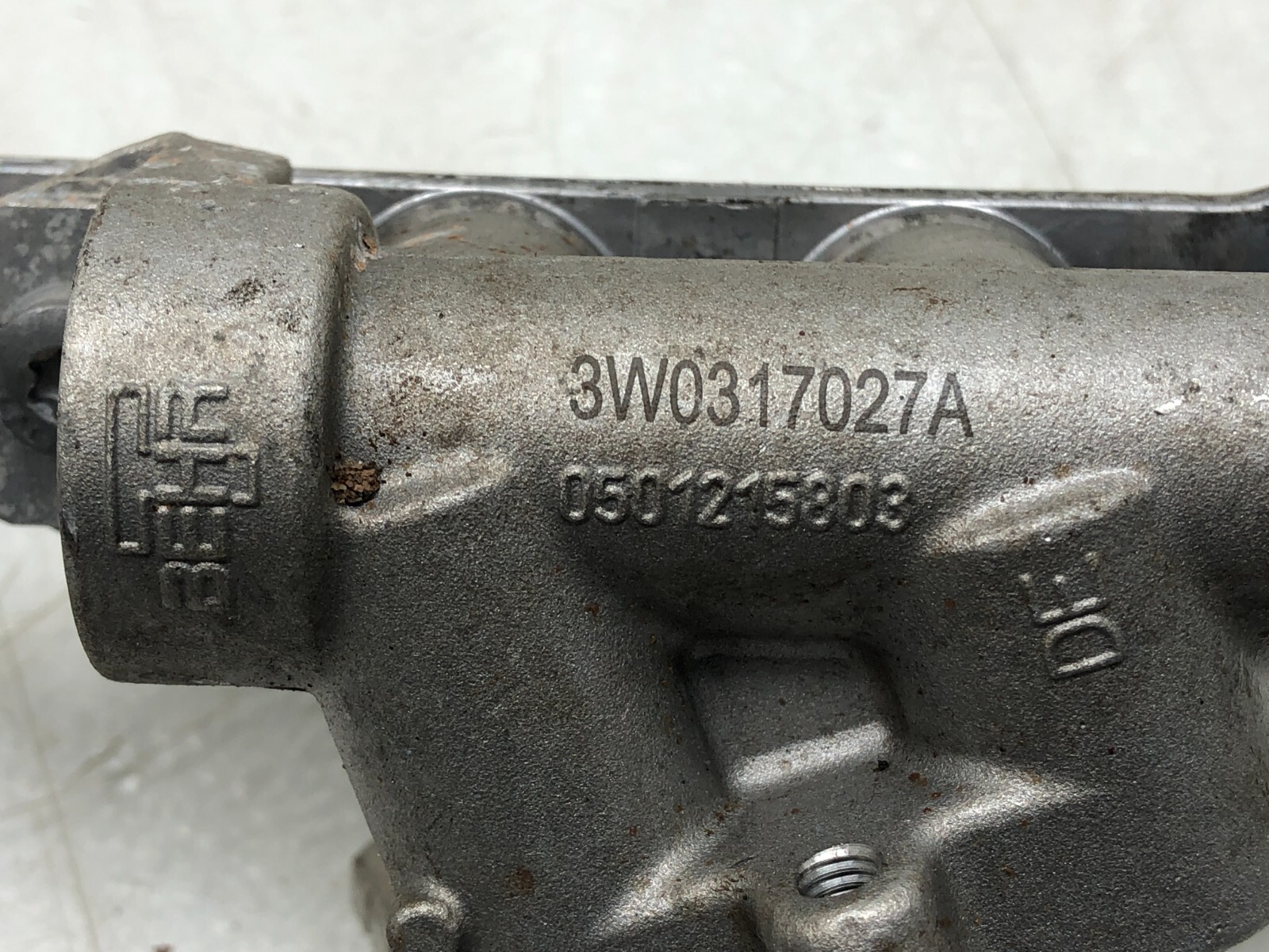 2014-2018 BENTLEY FLYING SPUR 4.0L V8 OIL COOLER TEMPERATURE VALVE W/ LINES OEM