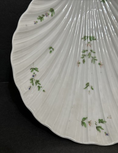Antique C. 1800 English Shell-Shaped Ribbed Painted Floral Sprig Bowl - Picture 15 of 24