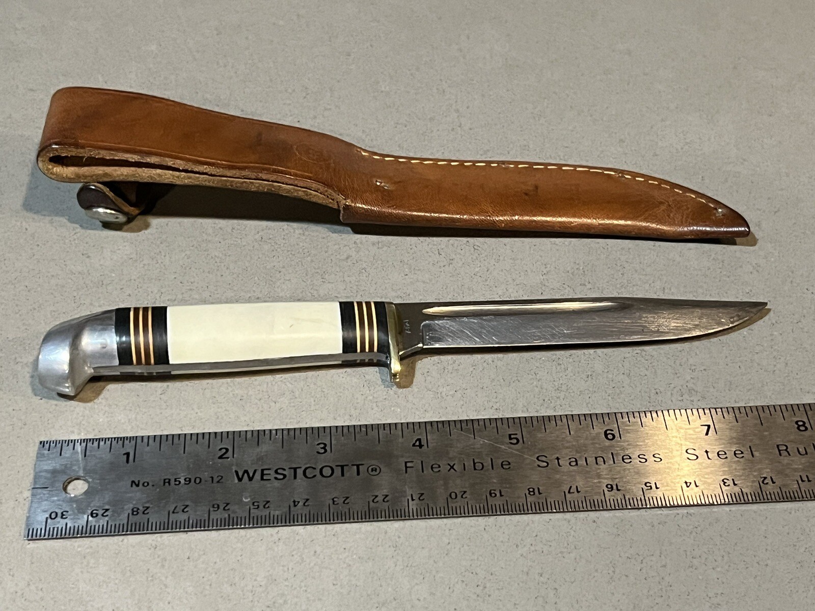 Vintage Western P48A Fixed Blade Hunting Knife W/ Leather Sheath