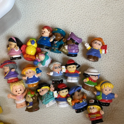 Vintage Fisher Price Little People  lot 19 figures