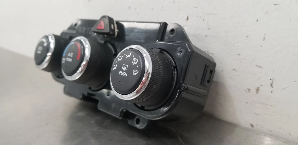 17 DODGE RAM 3500 TEMPERATURE AC HEAT CLIMATE CONTROL 68268189AA - Image 3 of 4