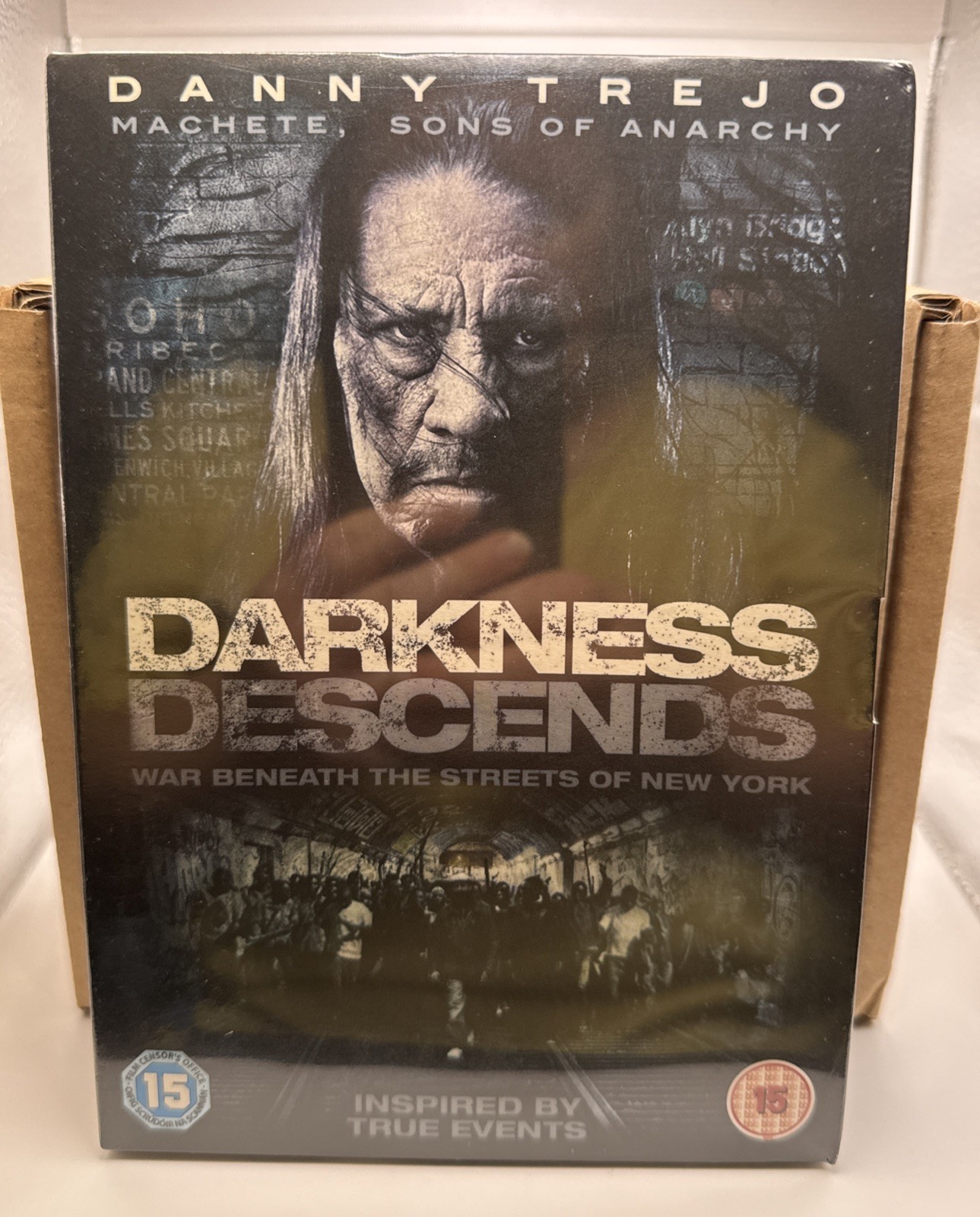 Darkness Descends DVD Slipcover  Brand New & Sealed **FREE P&P**