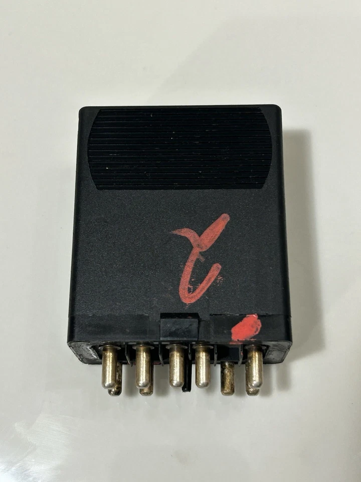 Mercedes Benz W124 190E 300E AC Climate control relay 0025451305 OEM - Image 2 of 4
