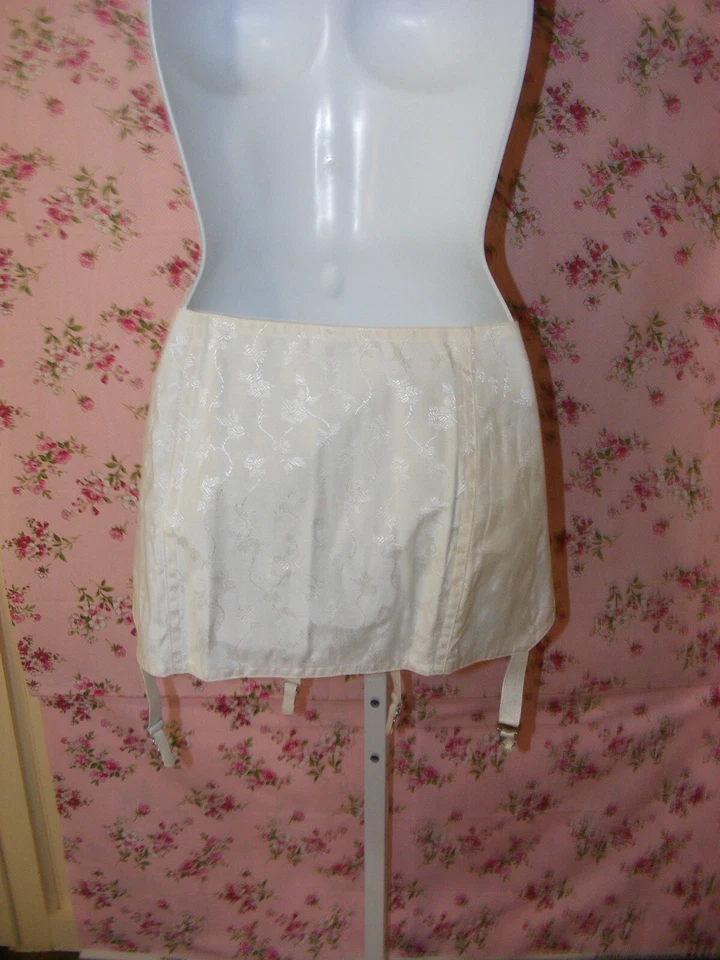 CINTA 60S MONTGOMERY WARD #5675 DEADSTOCK TAMANHO 36 LINGERIE VINTAGE POLI COTDAMASK - Imagem 4 de 4